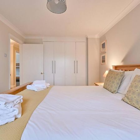 Spacious Sandbanks Apartment Near Beach And Bars With Free Parking Poole Luaran gambar