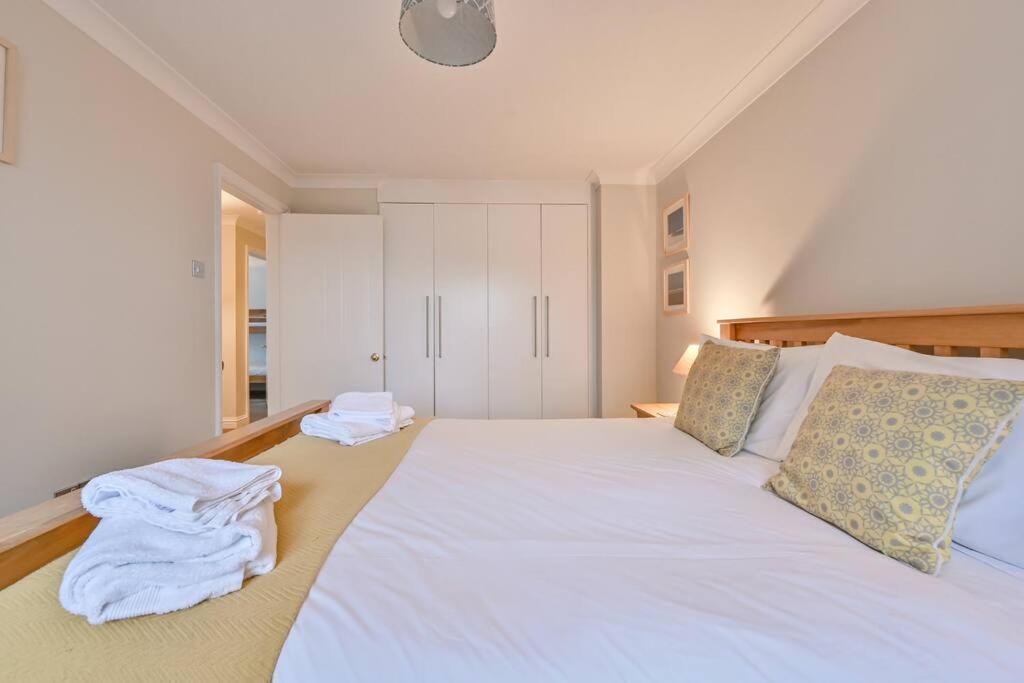 Spacious Sandbanks Apartment Near Beach And Bars With Free Parking Poole Luaran gambar