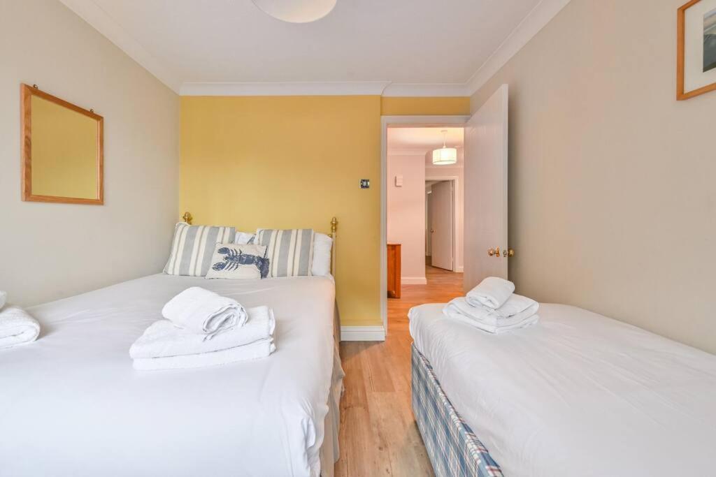 Spacious Sandbanks Apartment Near Beach And Bars With Free Parking Poole Luaran gambar