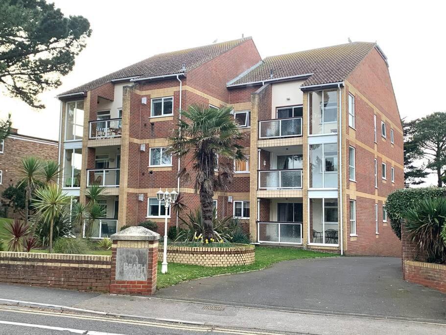 Spacious Sandbanks Apartment Near Beach And Bars With Free Parking Poole Luaran gambar