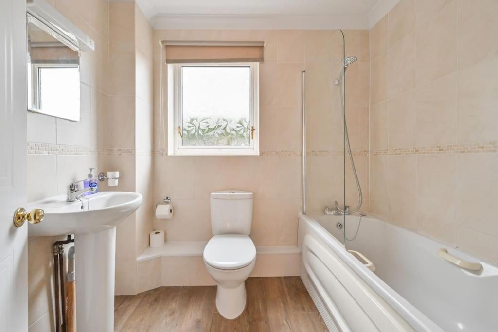 Spacious Sandbanks Apartment Near Beach And Bars With Free Parking Poole Luaran gambar