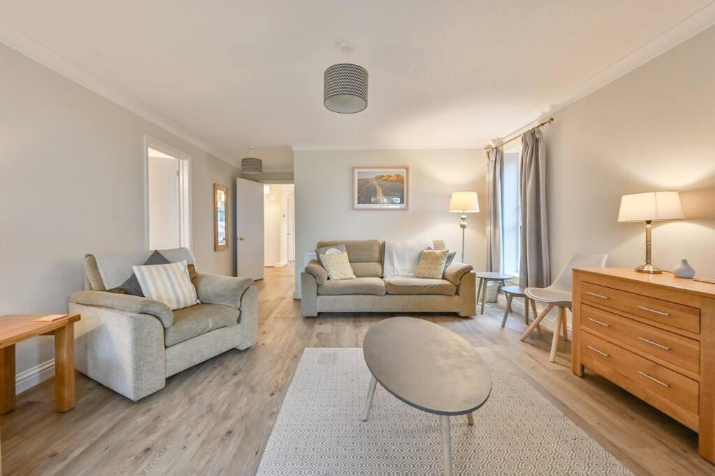 Spacious Sandbanks Apartment Near Beach And Bars With Free Parking Poole Luaran gambar